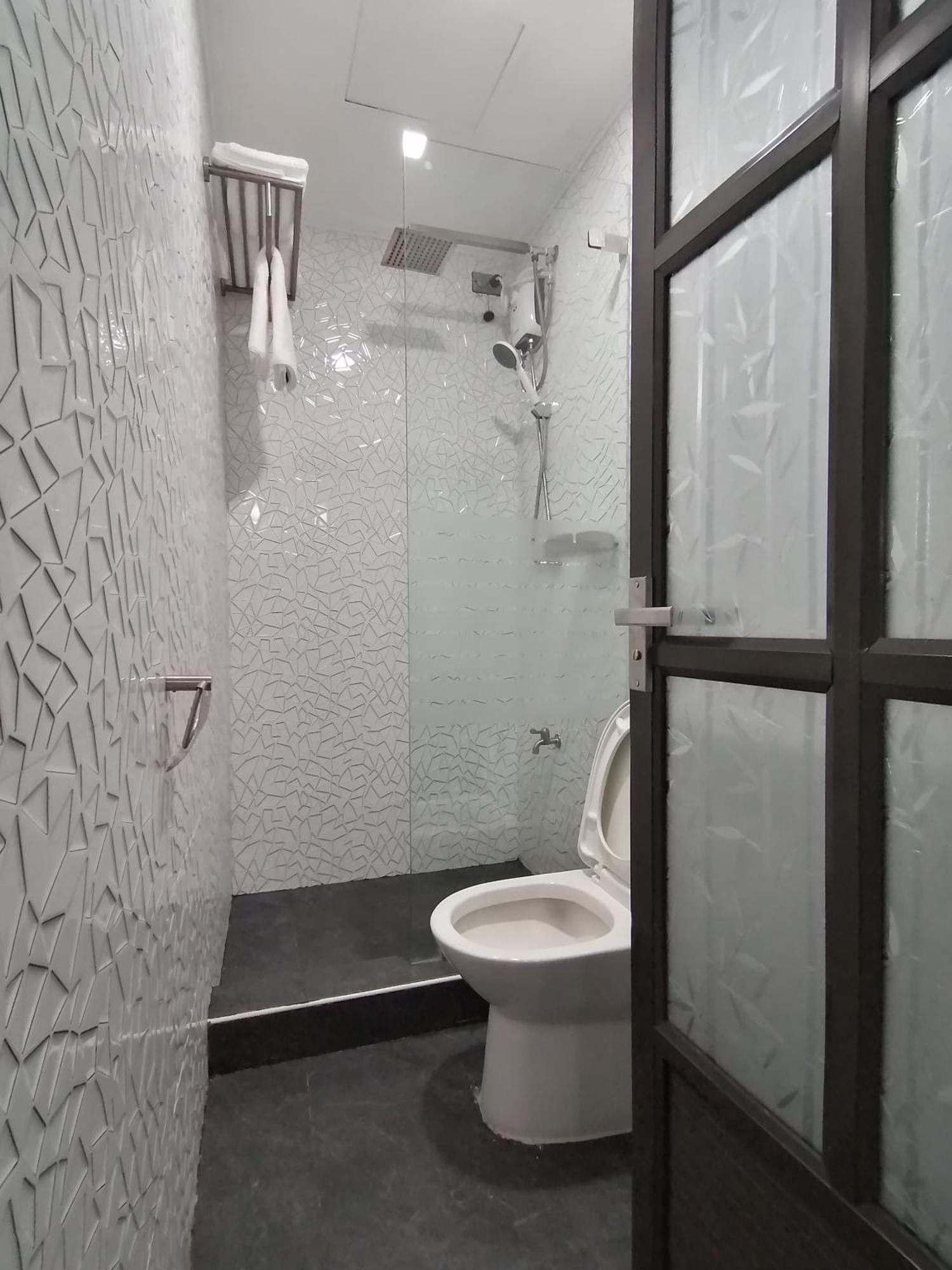 Cozy 2Br Staycation With Balcony Chateau Elysee For 4-6 Pax Paranaque City 外观 照片